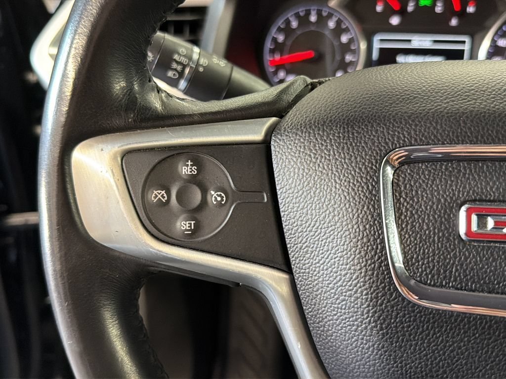 Used 2017 GMC Acadia SLT AWD/4WD image 18