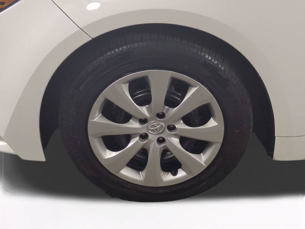 Used 2025 Toyota Corolla LE FWD image 13