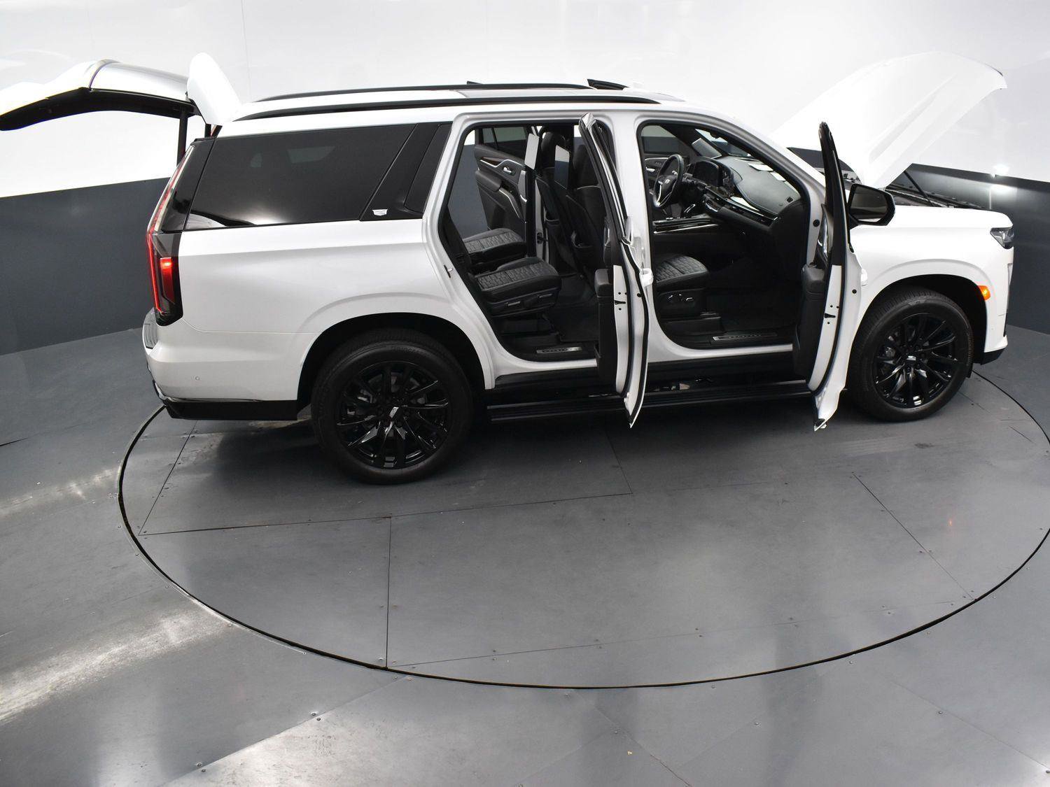 Used 2023 Cadillac Escalade Sport Platinum w/ LPO, ONYX Package AWD/4WD image 49
