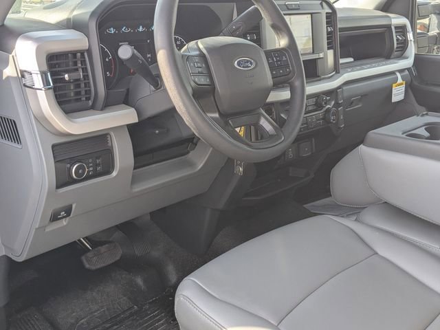 New 2026 Ford F550 4x4 Regular Cab Super Duty image 9