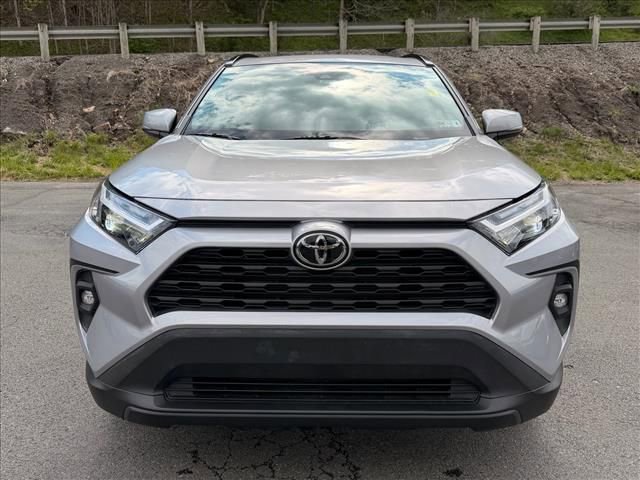 Used 2022 Toyota RAV4 XLE Premium AWD/4WD image 16