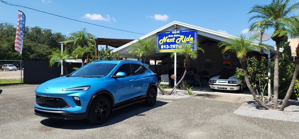 Used 2025 Buick Encore GX Sport Touring image 1