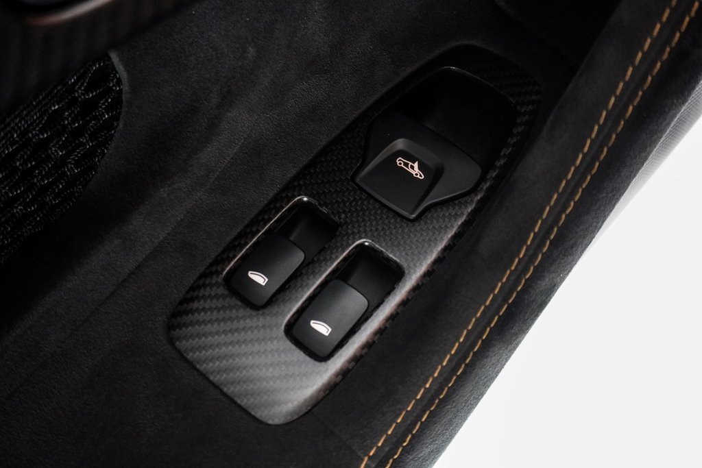 Used 2020 McLaren 600LT Spider image 32