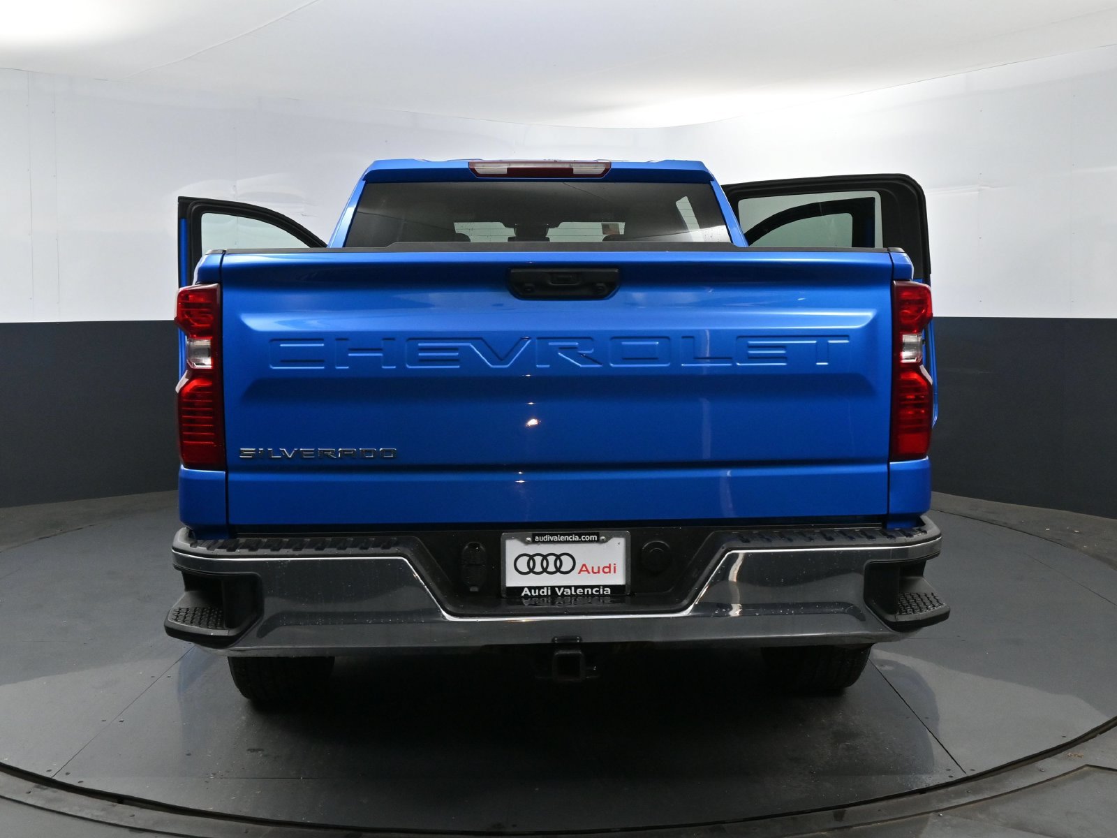 Used 2025 Chevrolet Silverado 1500 LT AWD/4WD image 23