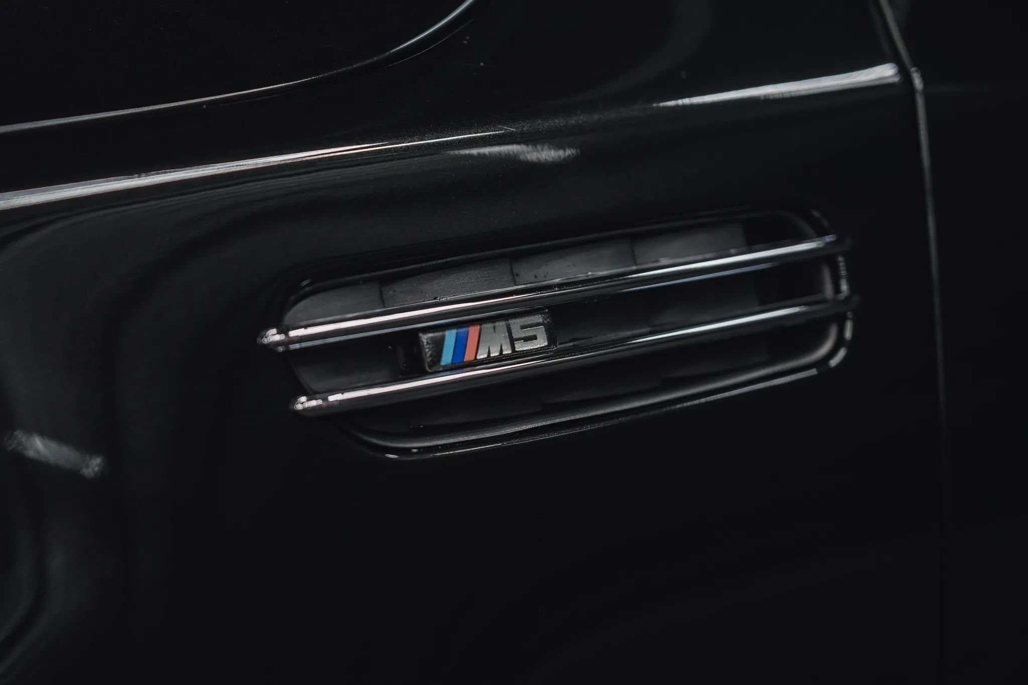 Used 2008 BMW M5 RWD image 5