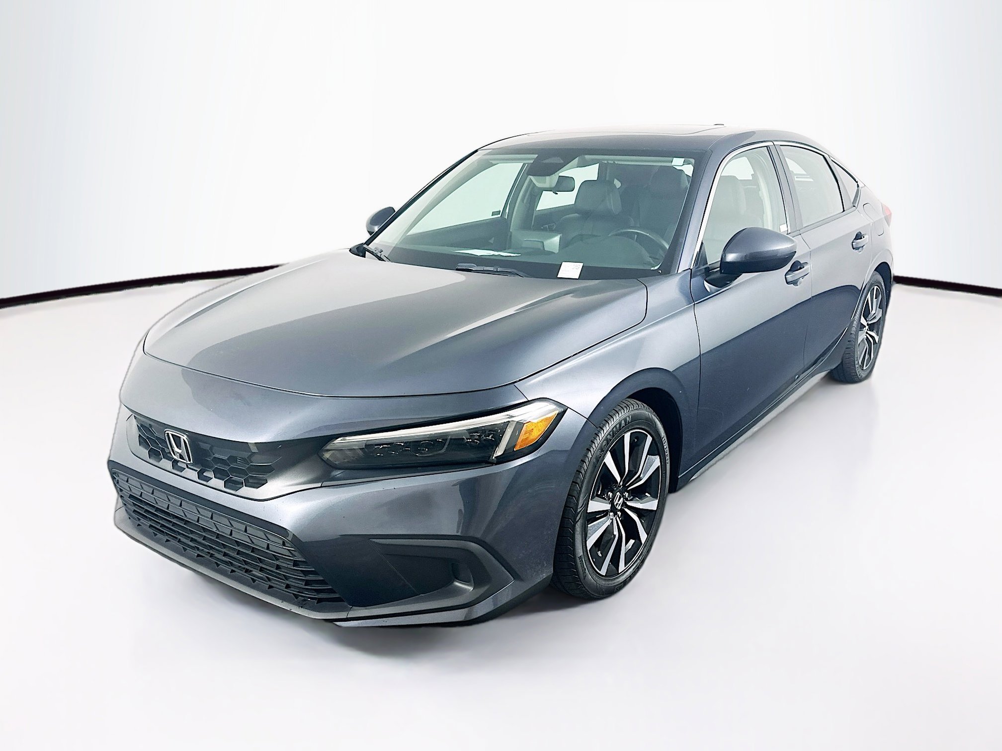 Used 2024 Honda Civic EX-L image 3