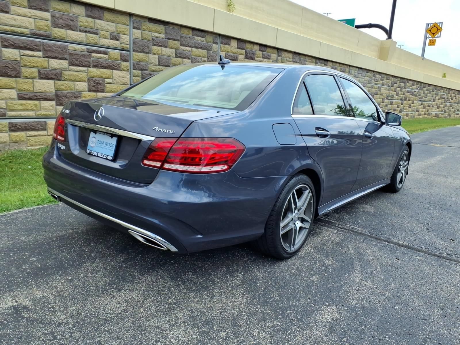 Used 2014 Mercedes-Benz E 350 4MATIC Sedan image 9