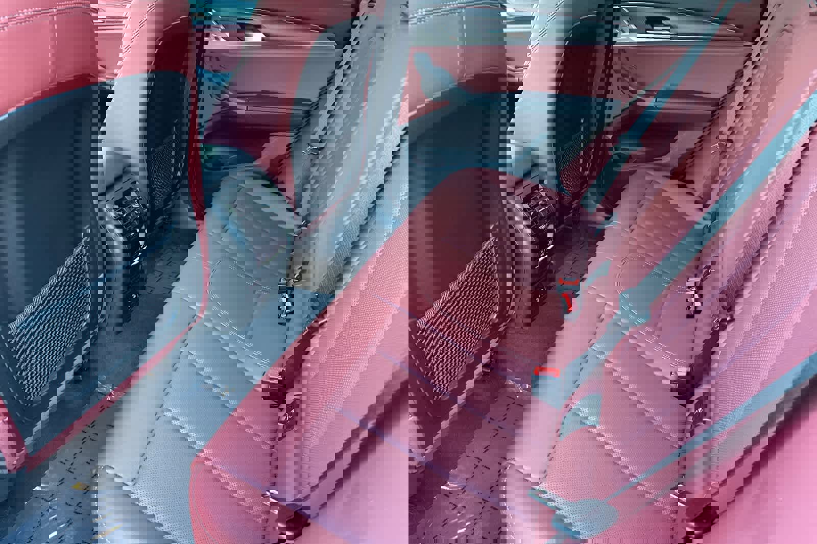 Certified 2023 BMW X4 xDrive30i w/ Premium Package image 4