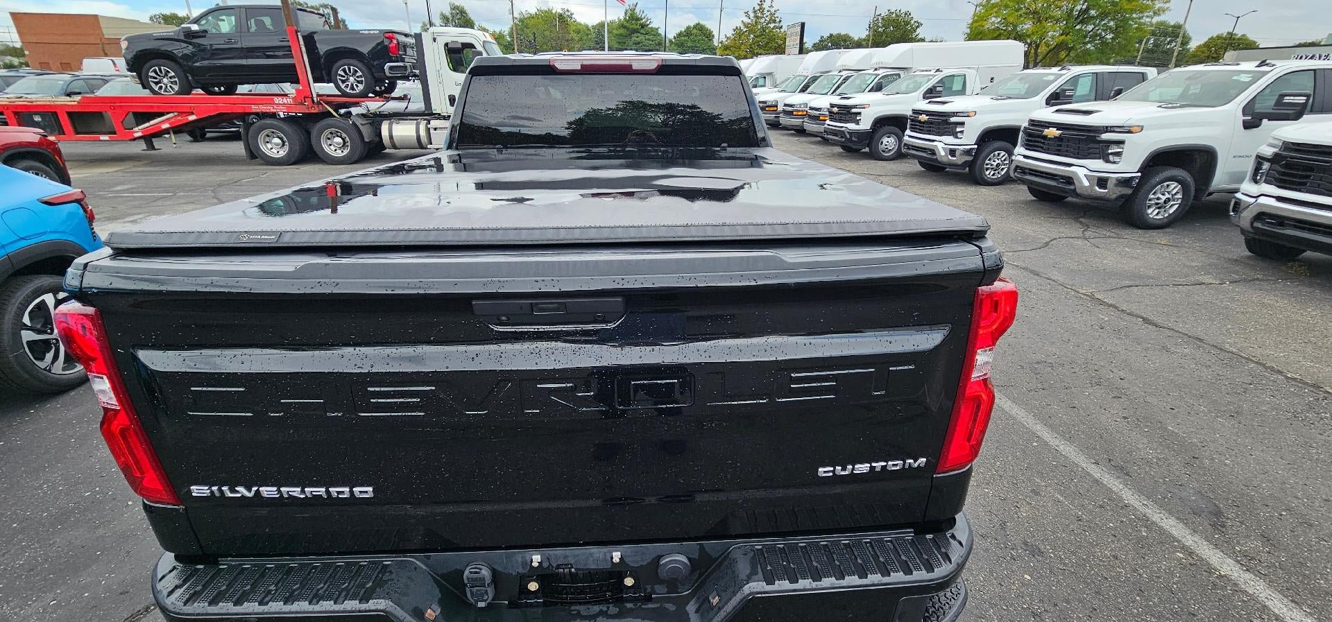 Used 2020 Chevrolet Silverado 1500 Custom w/ Custom Value Package AWD/4WD image 7