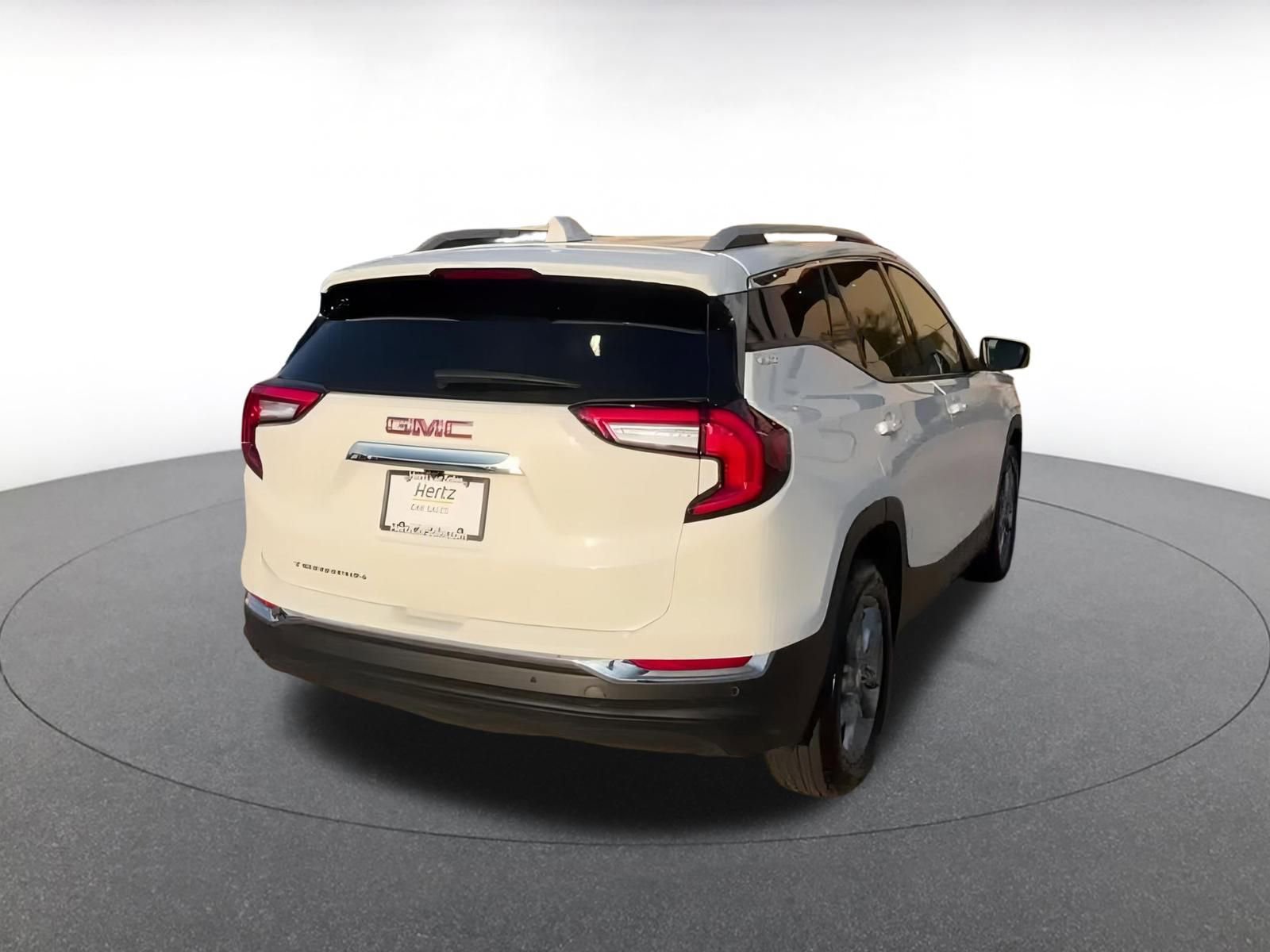 Used 2023 GMC Terrain SLT image 14