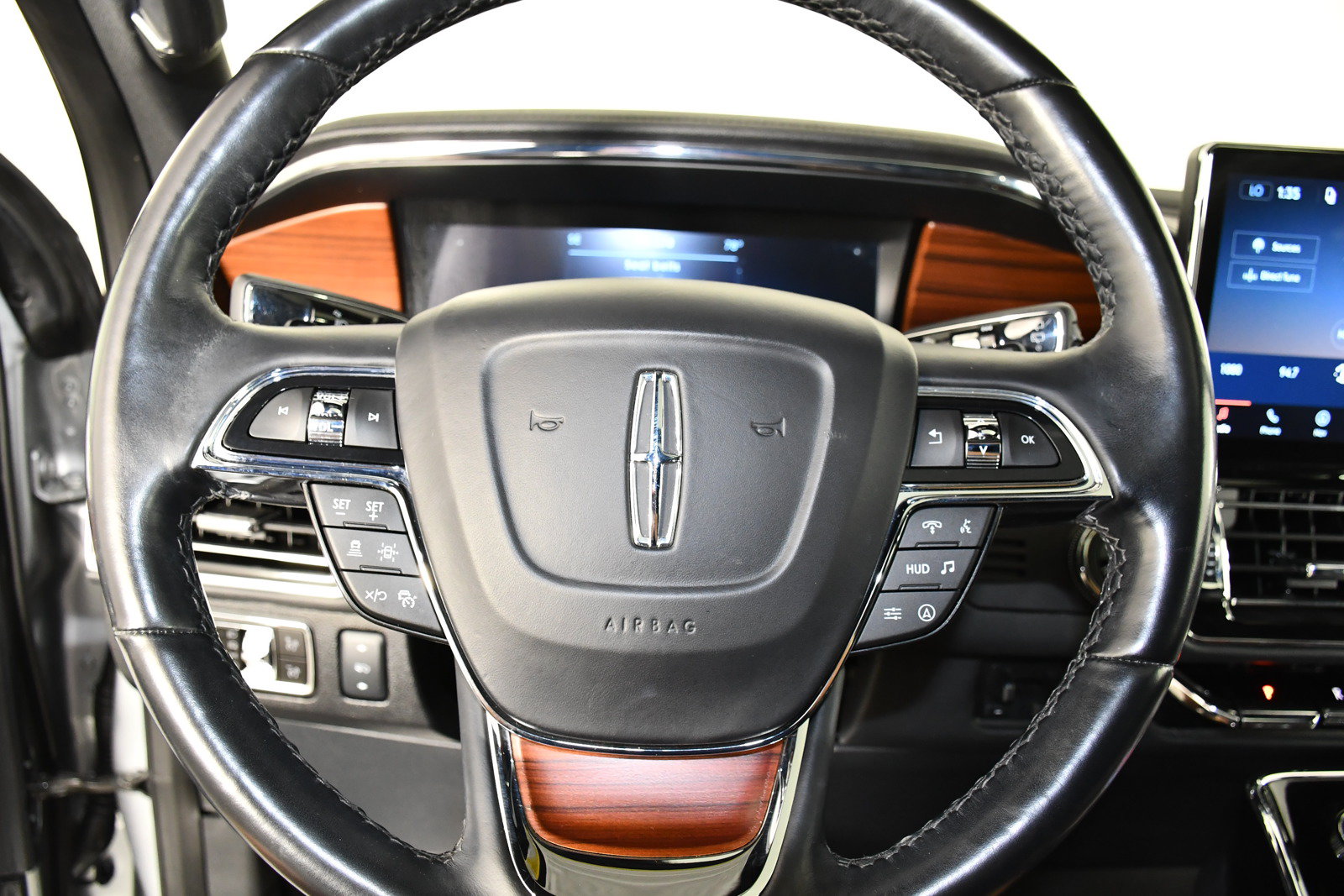 Used 2023 Lincoln Navigator L Reserve AWD/4WD image 20