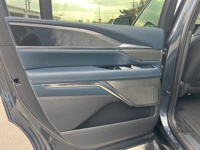 Used 2025 Cadillac Escalade IQ Luxury 2 w/ LPO, Premium Carpet Package image 27