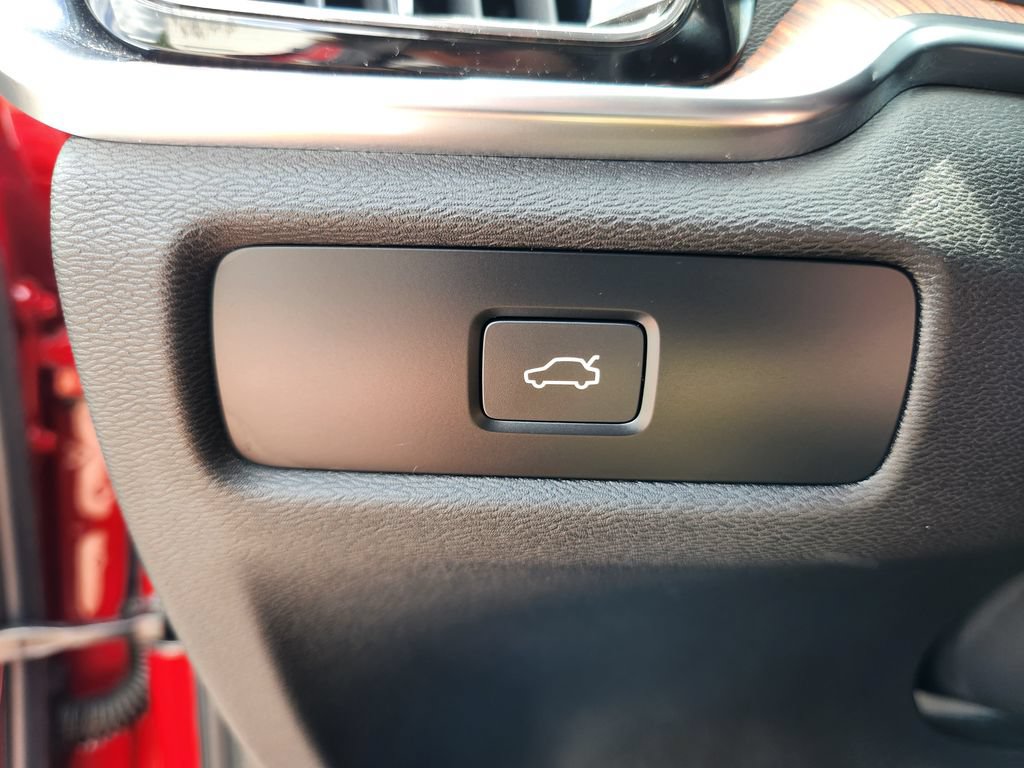 Certified 2024 Volvo S60 B5 Plus AWD/4WD image 19