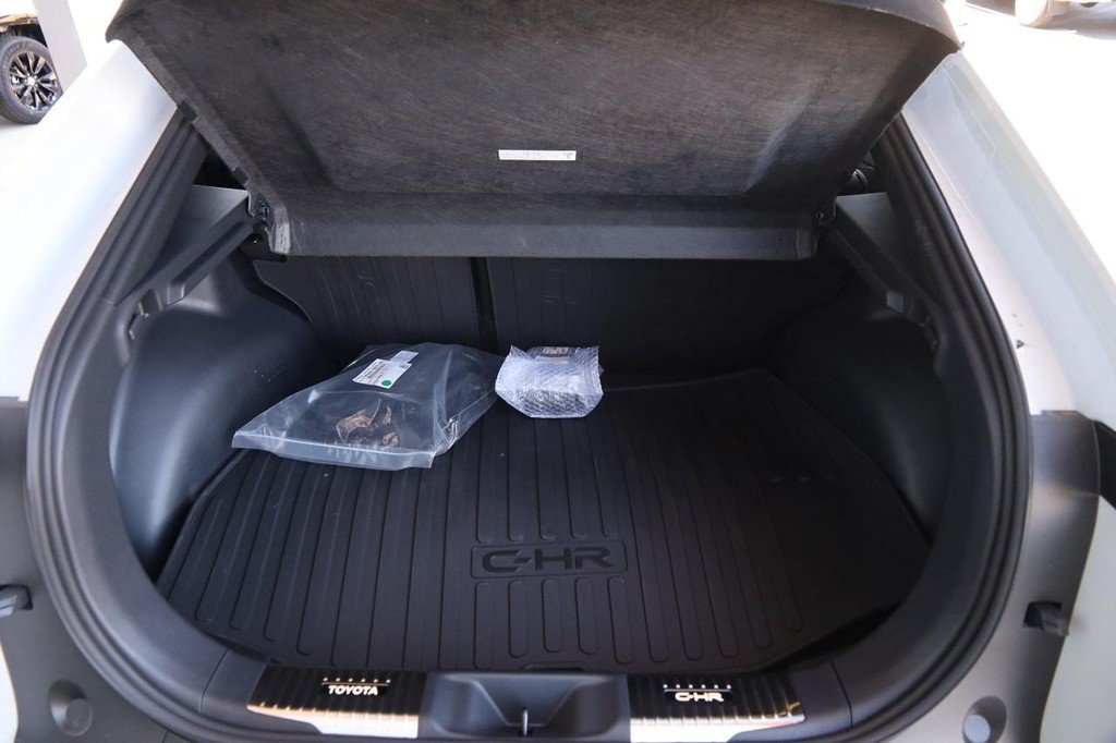 New 2026 Toyota C-HR AWD/4WD image 7