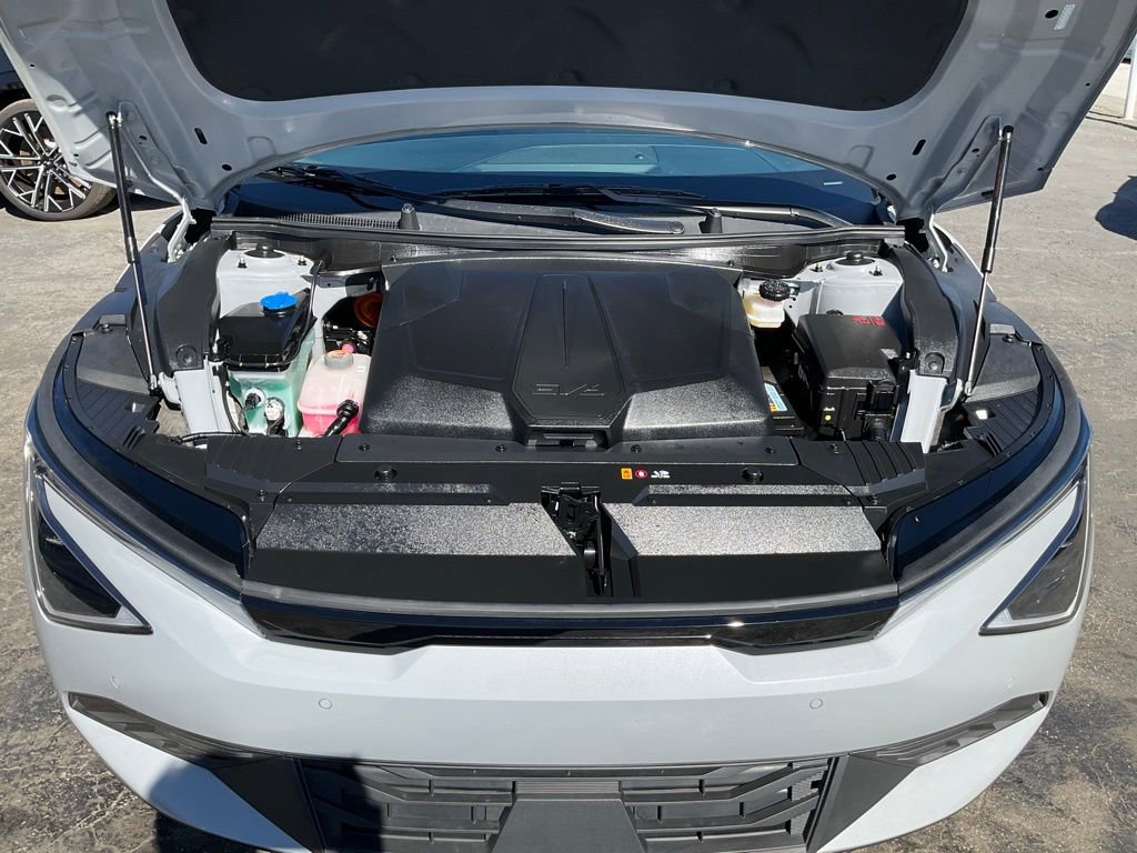 Used 2025 Kia EV6 Light image 11