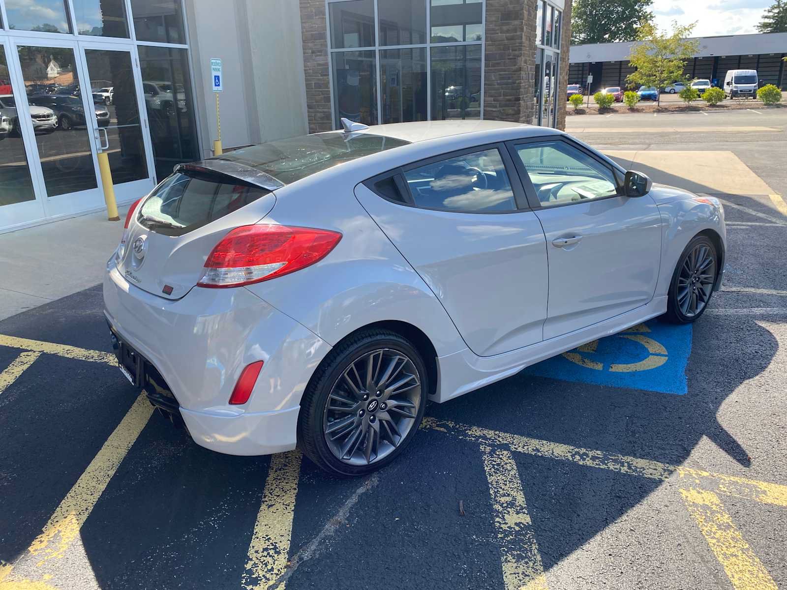 Used 2013 Hyundai Veloster RE:MIX Edition FWD image 4