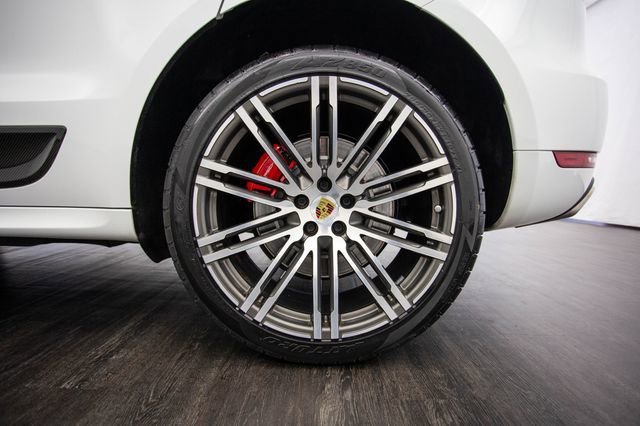 Used 2015 Porsche Macan Turbo image 45