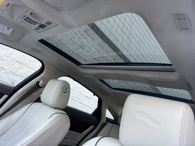 Used 2015 Jaguar XJ L Portfolio image 25