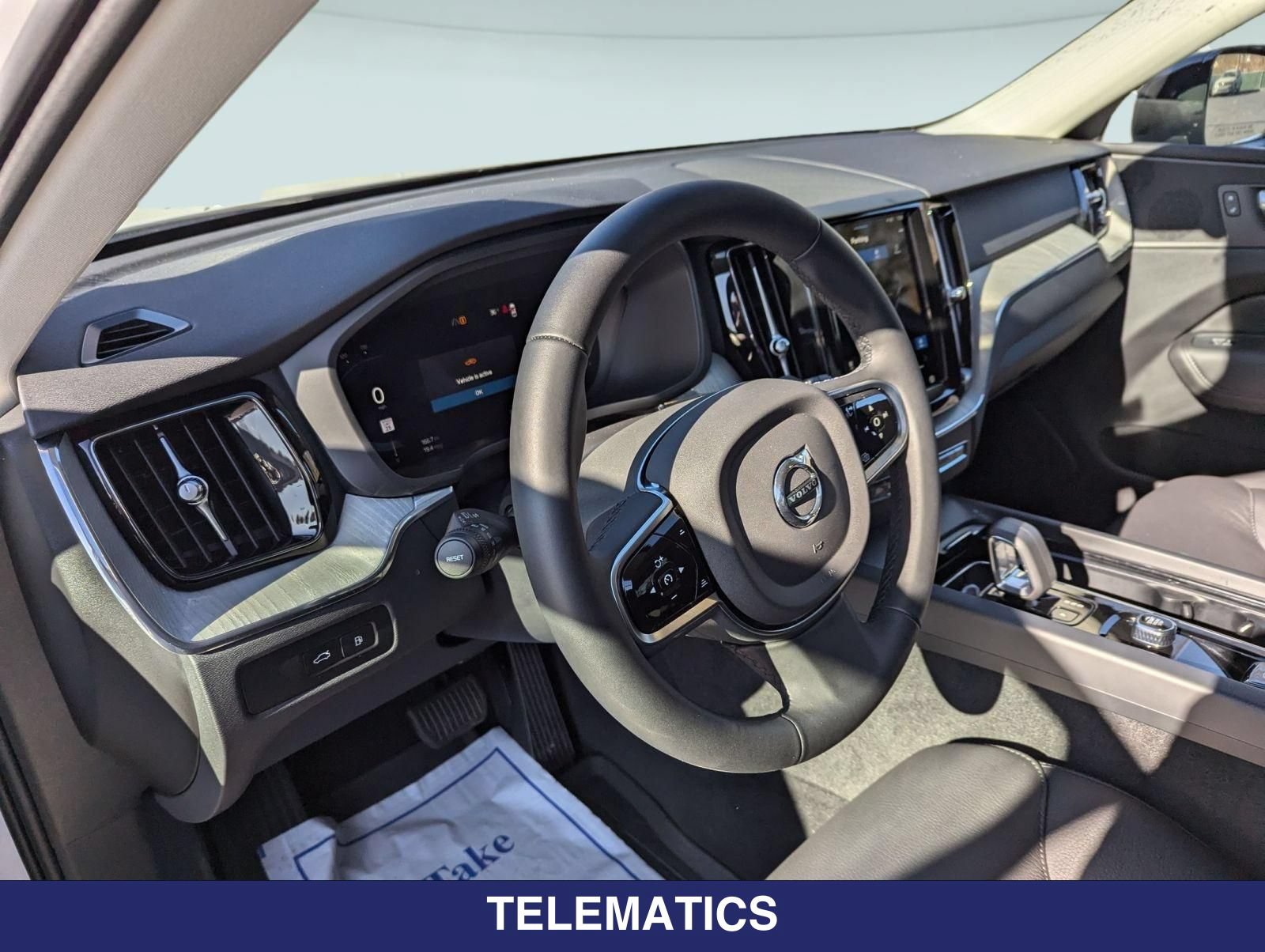 New 2025 Volvo XC60 T8 Plus w/ Protection Package Premier AWD/4WD image 8