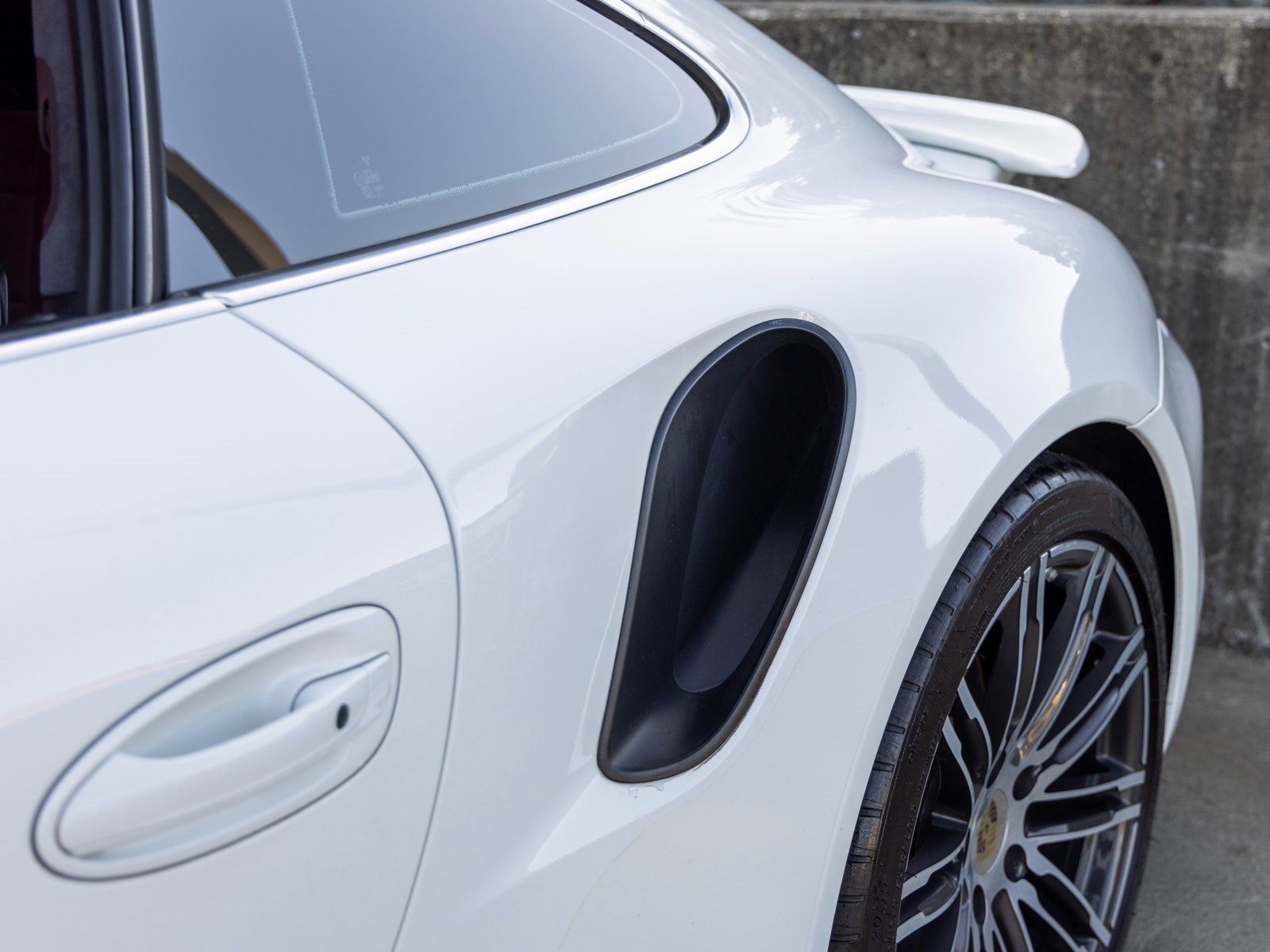 Used 2016 Porsche 911 Turbo image 19