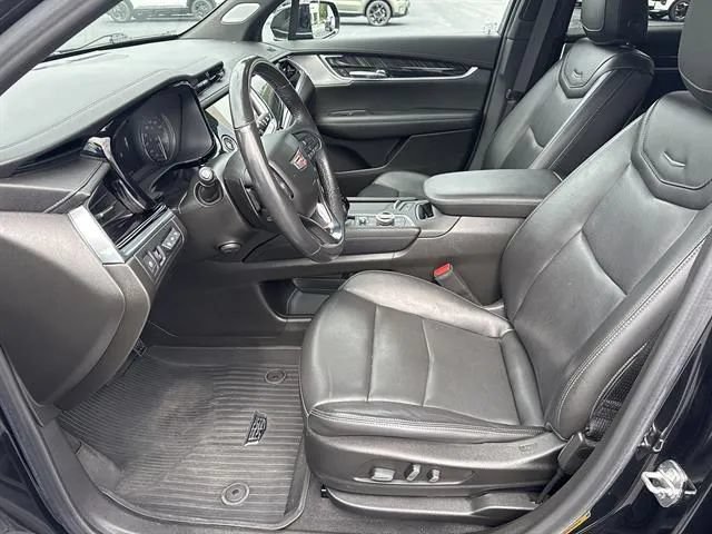 Used 2023 Cadillac XT6 Premium Luxury w/ Technology Package AWD/4WD image 8