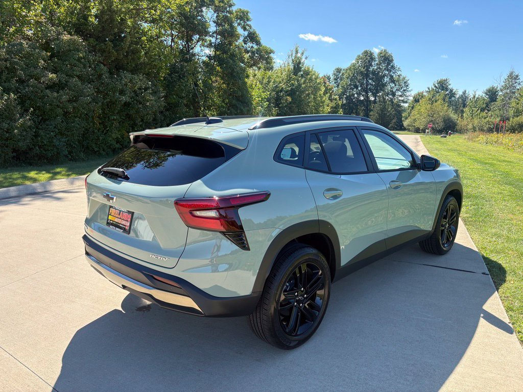 New 2026 Chevrolet Trax ACTIV w/ Sunroof Package FWD image 9