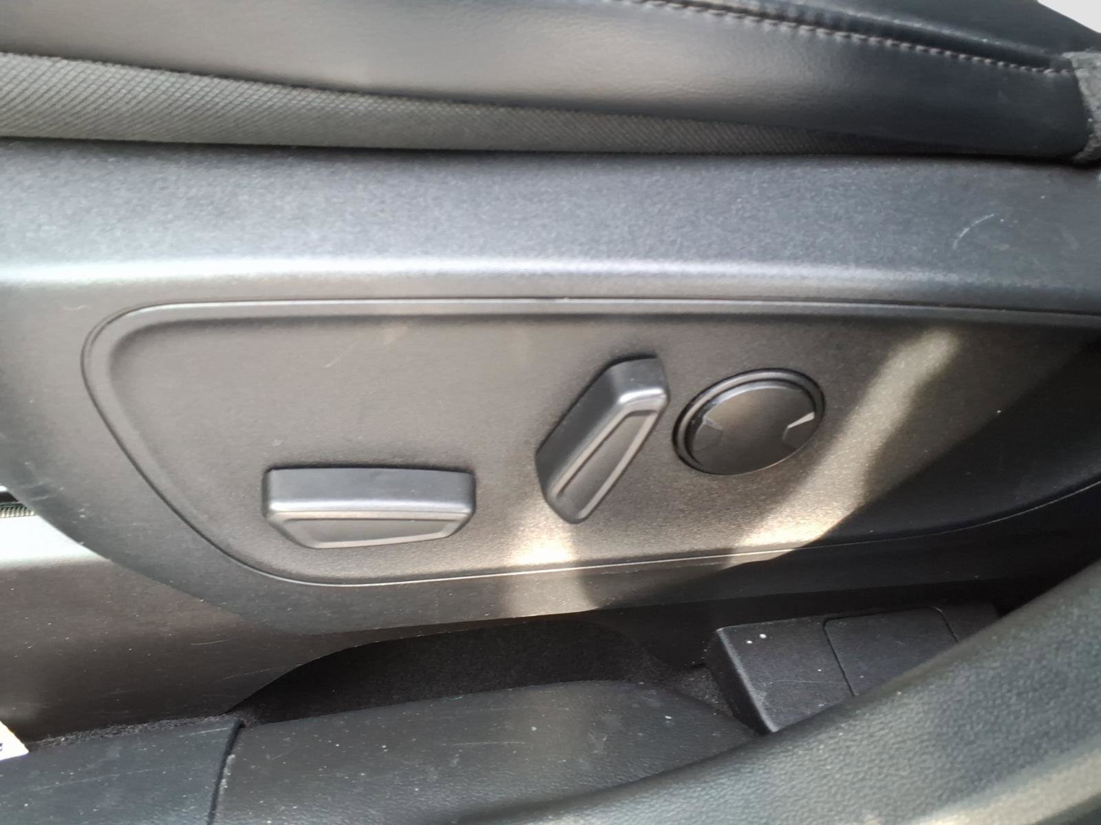 Used 2025 Ford Escape ST-Line image 17