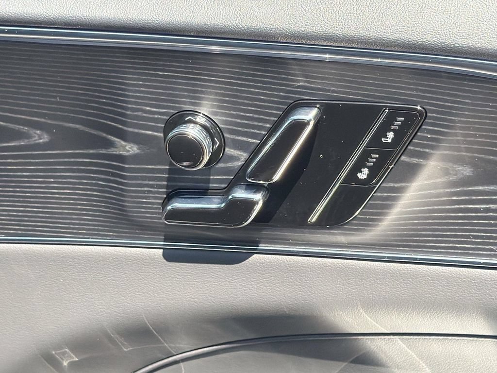 Certified 2024 Cadillac Lyriq Luxury RWD image 31