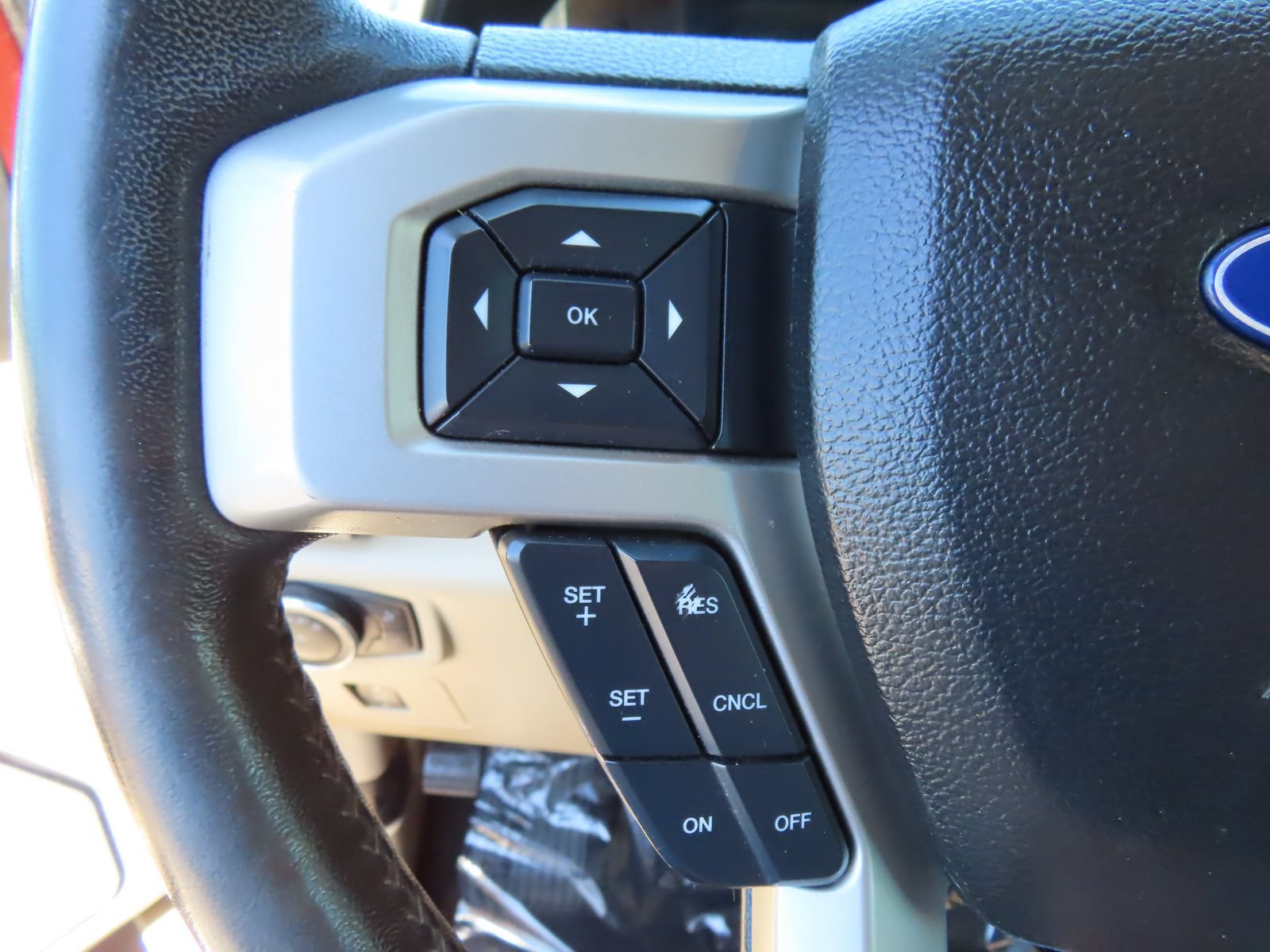 Used 2017 Ford F150 Lariat w/ Equipment Group 502A Luxury AWD/4WD image 21