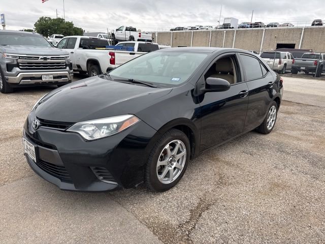Used 2016 Toyota Corolla LE FWD image 2