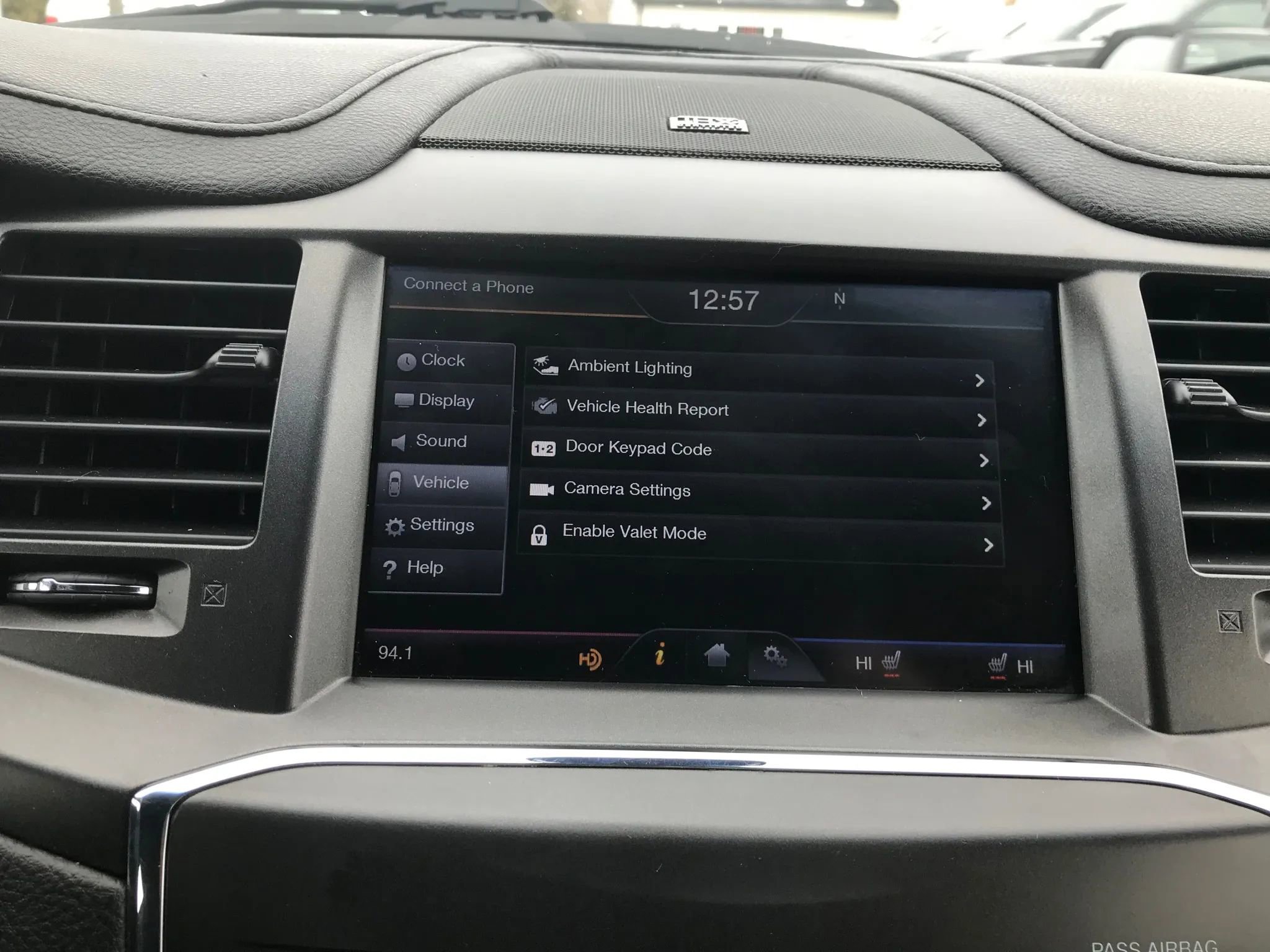 Used 2014 Lincoln MKS Sedan 4D w/ Equipment Group 101A image 27