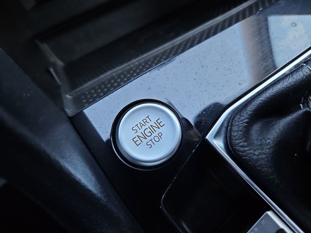 Used 2024 Volkswagen Taos SE image 19