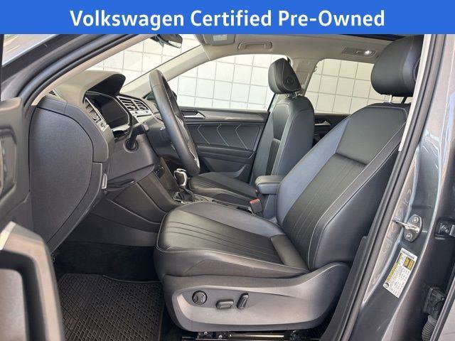 Used 2024 Volkswagen Tiguan SE w/ Panoramic Sunroof Package AWD/4WD image 15