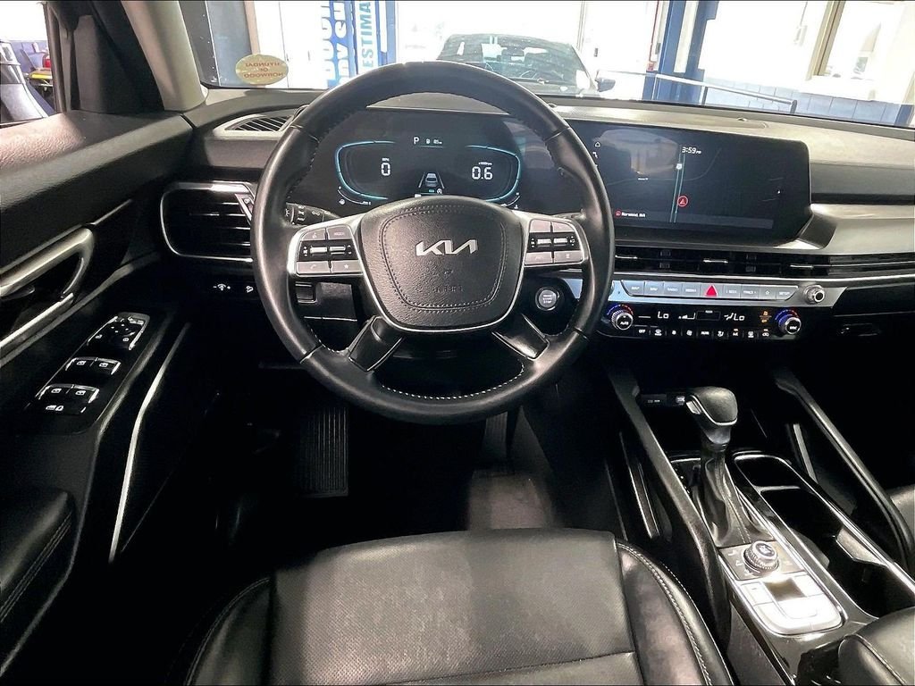 Used 2024 Kia Telluride LX AWD/4WD image 18
