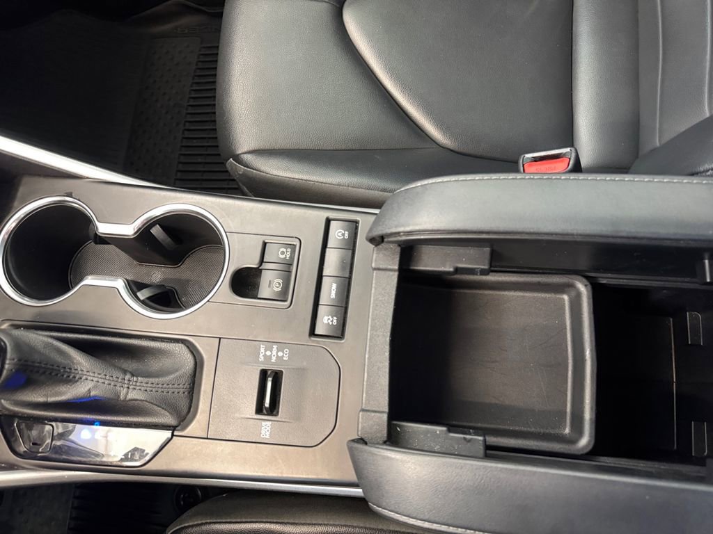 Used 2022 Toyota Highlander XLE image 23