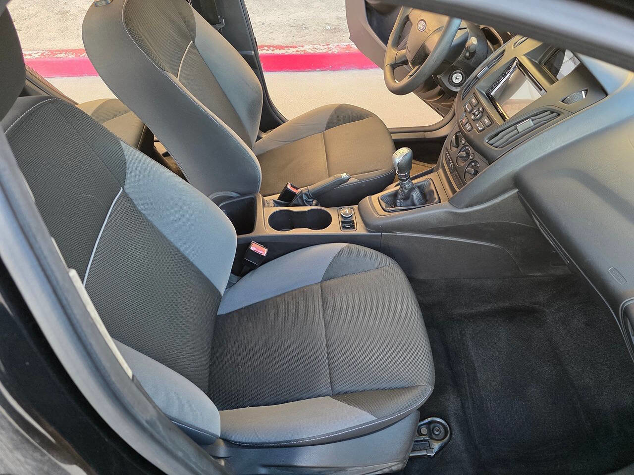 Used 2012 Ford Focus S FWD image 14