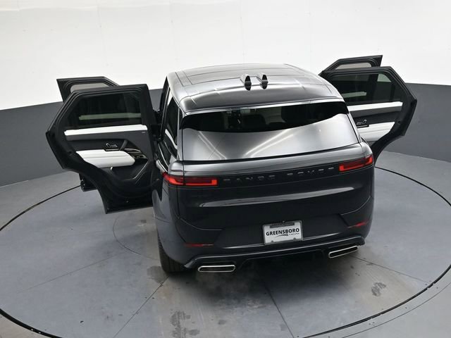 Used 2024 Land Rover Range Rover Sport SE image 38