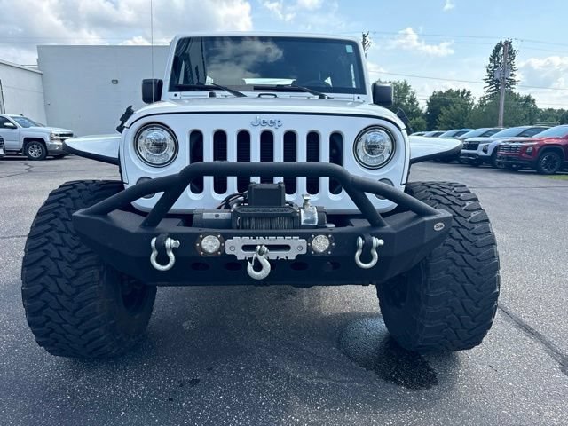 Used 2017 Jeep Wrangler Unlimited Sport w/ Connectivity Group AWD/4WD image 8