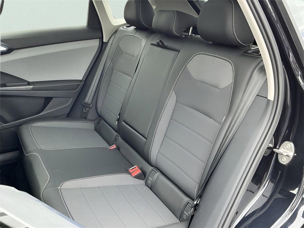 Used 2024 Volkswagen Taos SE w/ Panoramic Sunroof Package image 19