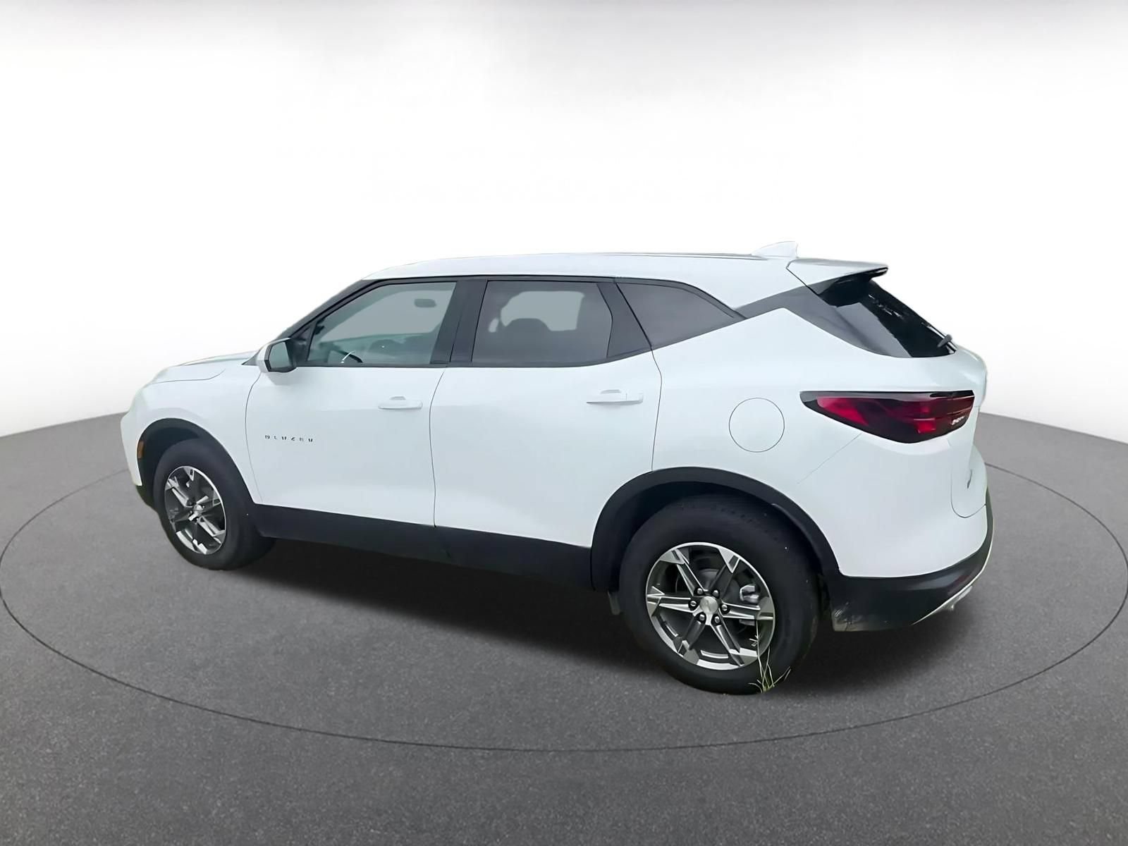 Used 2026 Chevrolet Blazer LT FWD image 9
