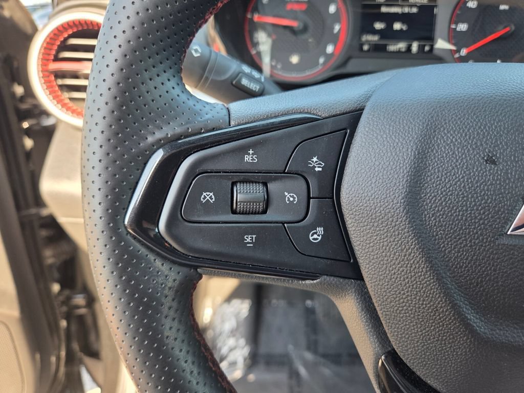 Used 2025 Chevrolet Trax RS w/ Driver Confidence Package FWD image 29