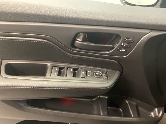 Certified 2025 Honda Odyssey Sport-L image 18