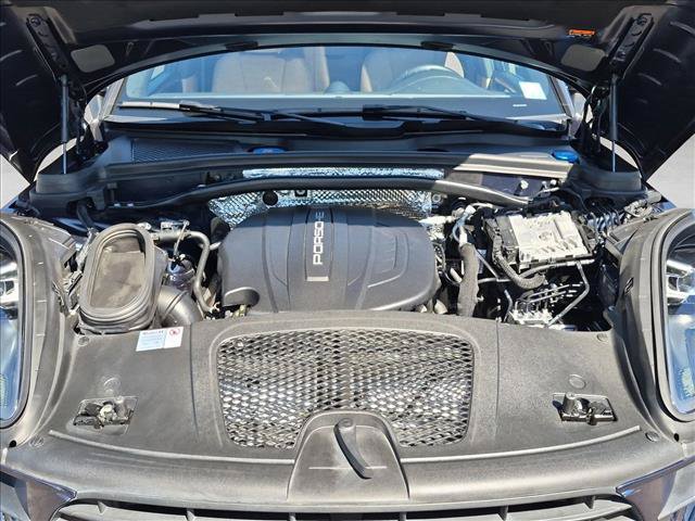 Used 2021 Porsche Macan AWD/4WD image 25