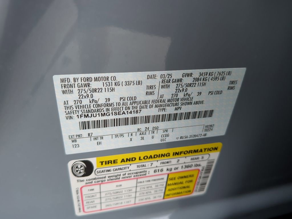 Used 2025 Ford Expedition Platinum w/ Stealth Performance Package AWD/4WD image 39