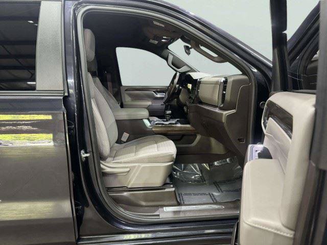 Used 2024 Chevrolet Silverado 1500 LT AWD/4WD image 48