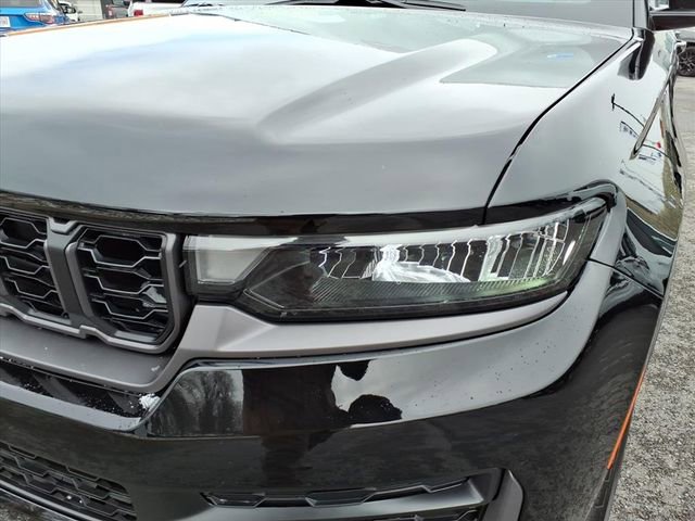 New 2026 Jeep Grand Cherokee Altitude image 10