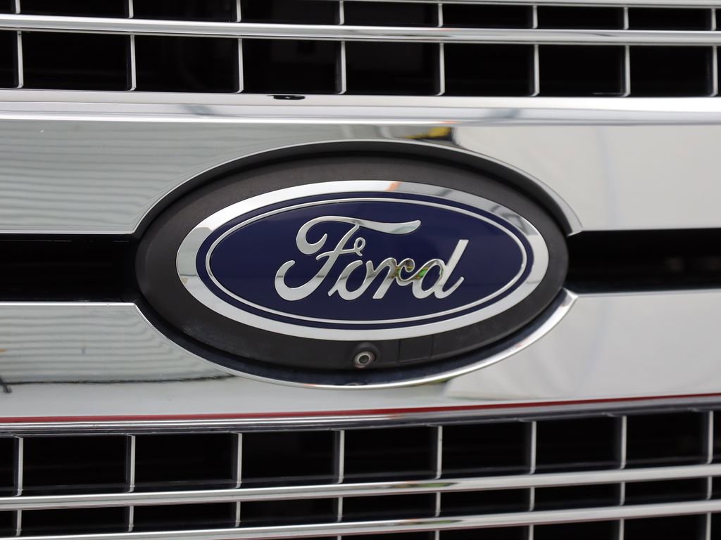 Used 2018 Ford F150 XLT w/ Equipment Group 302A Luxury AWD/4WD image 9
