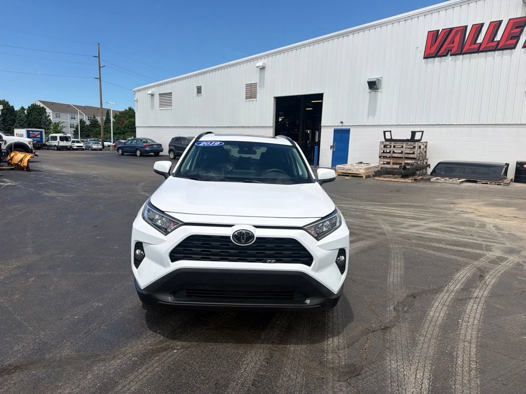 Used 2019 Toyota RAV4 XLE w/ Convenience Package AWD/4WD image 2