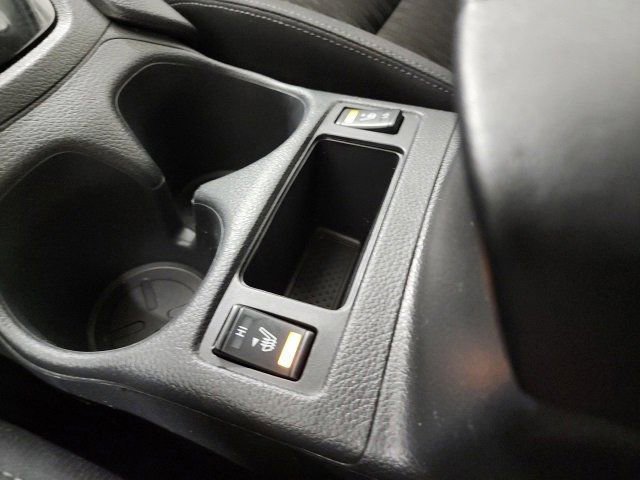 Used 2020 Nissan Rogue SV image 32