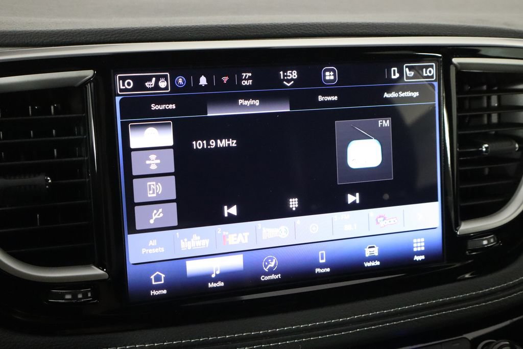 New 2027 Chrysler Pacifica Select FWD image 32